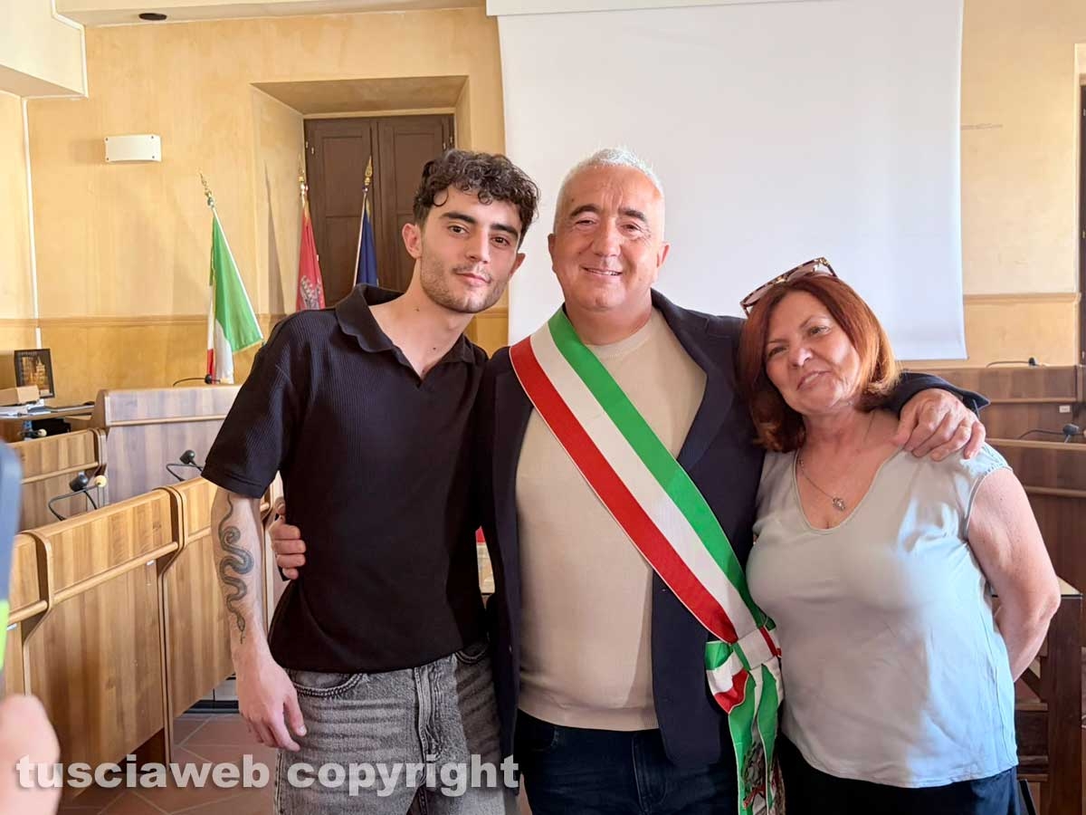 L'insediamento del nuovo sindaco - Danilo Corazza con la moglie Maria Rita Matteucci e il figlio Matteo