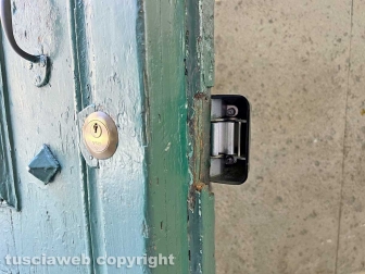 Il portone dell'anagrafe