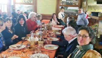 Viterbo - Il pranzo del quinto F del liceo scientifico Paolo Ruffini del 1978