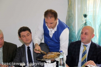 Il pranzo sociale dei facchini