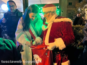 Il presepe di Mario Miralli e l’accensione dell’albero in piazza