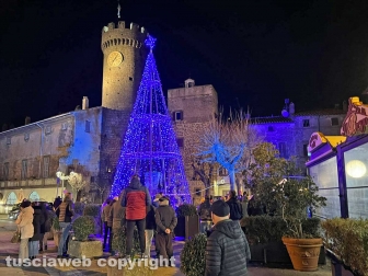 Il presepe di Mario Miralli e l’accensione dell’albero in piazza