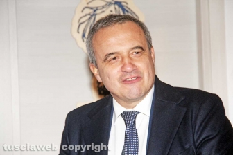 Il questore Fausto Vinci in visita a Tusciaweb