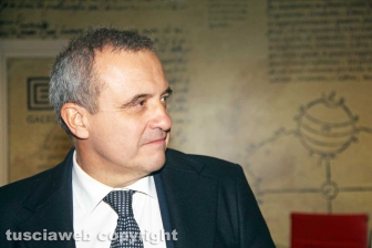 Il questore Fausto Vinci in visita a Tusciaweb