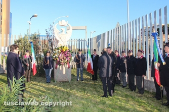 La cerimonia di commemorazione dei caduti della polizia
