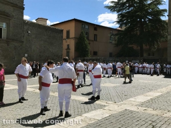 Il raduno dei facchini a palazzo dei Papi