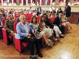 Viterbo - Il raduno dei facchini di Santa Rosa al teatro dell'Unione