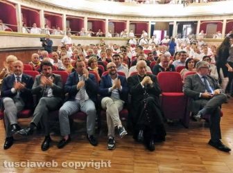 Viterbo - Il raduno dei facchini di Santa Rosa al teatro dell'Unione