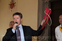 Vittori riconsegna il ciuffo portato nello spazio