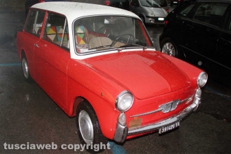 Il raduno delle Fiat 500 a piazza della Rocca
