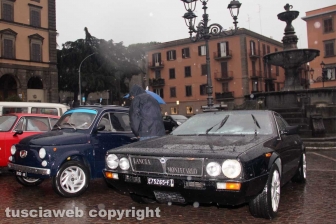 Il raduno delle Fiat 500 a piazza della Rocca