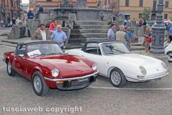 Il raduno delle Fiat 500 a piazza della Rocca