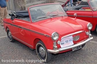 Il raduno delle Fiat 500 a piazza della Rocca