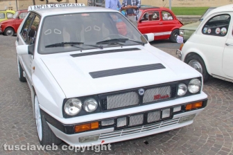 Il raduno delle Fiat 500 a piazza della Rocca
