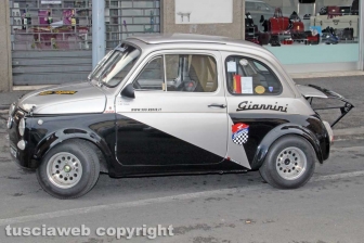 Il raduno delle Fiat 500 a piazza della Rocca