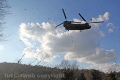 Recupero dell\'elicottero precipitato - L\'intervento di un CH-47 Chinook