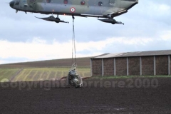 Il recupero di un Ab 206 che era crollato nei pressi di Tuscania