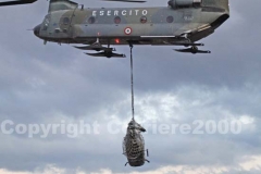 Il recupero di un Ab 206 che era crollato nei pressi di Tuscania