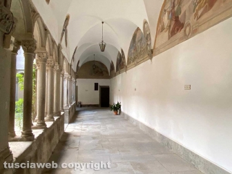 Viterbo - Il chiostro della basilica della Quercia