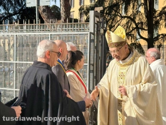 Basilica di San Francesco - Il ricordo del bombardamento su Viterbo del 17 gennaio 1944 - Il vescovo emerito Lino Fumagalli col prefetto Sergio Pomponio