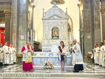 Patto d'amore Madonna della Quercia - Il vescovo Piazza e la sindaca Chiara Frontini