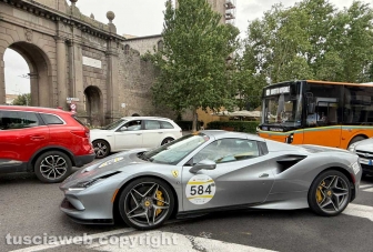 Il rombo dei motori della Mille miglia fa vibrare Viterbo