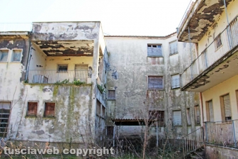 Il saccheggio delle Terme ex Inps