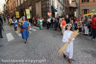 Viterbo - Il santissimo Salvatore tra le vie del centro