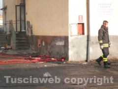 Supermercato di Tuscania in fiamme, pompieri al lavoro