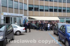 Villa Buon respiro, il sit-in dei genitori dei malati psichici alla Cittadella della salute