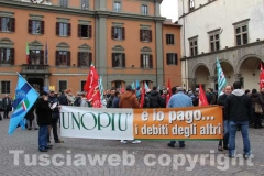 I lavoratori della Unopiù in piazza del Plebiscito