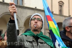 I lavoratori della Unopiù in piazza del Plebiscito