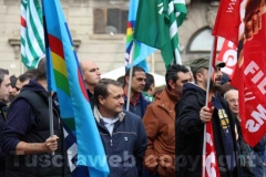 I lavoratori della Unopiù in piazza del Plebiscito