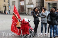 I lavoratori della Unopiù in piazza del Plebiscito con le famiglie