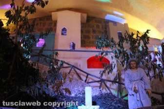 Il suggestivo presepe a Palazzo dei Papi