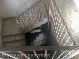 Teatro Genio -  Escrementi di piccioni nelle scale