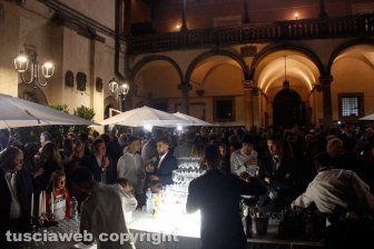 Santa Rosa - il rinfresco del dopo trasporto nel cortile interno del comune