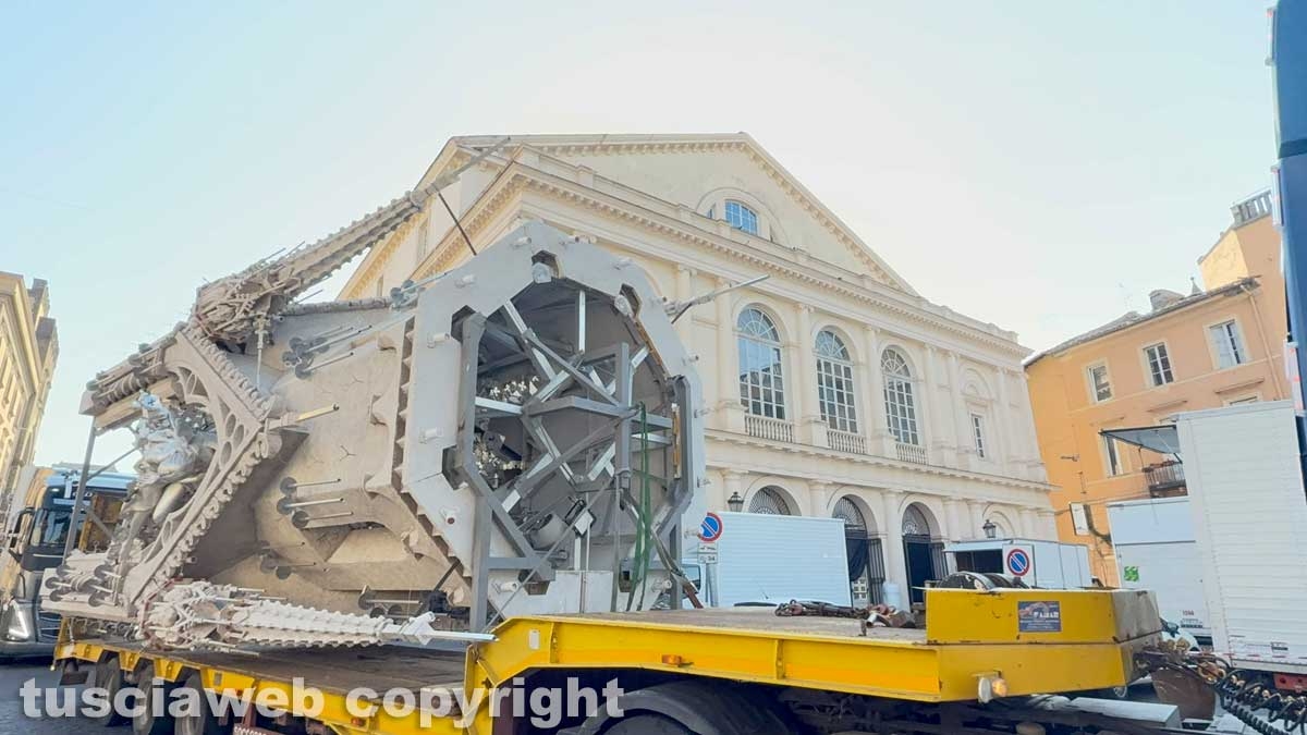 Macchina di Santa Rosa - Il trasporto dei pezzi per il montaggio di Dies Natalis
