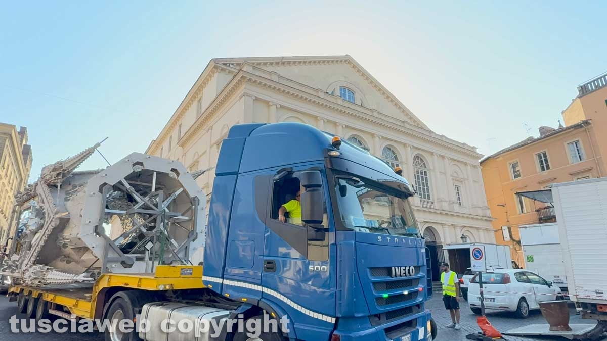 Macchina di Santa Rosa - Il trasporto dei pezzi per il montaggio di Dies Natalis