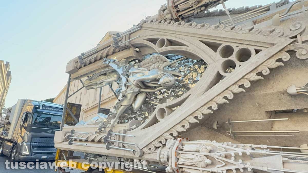 Macchina di Santa Rosa - Il trasporto dei pezzi per il montaggio di Dies Natalis