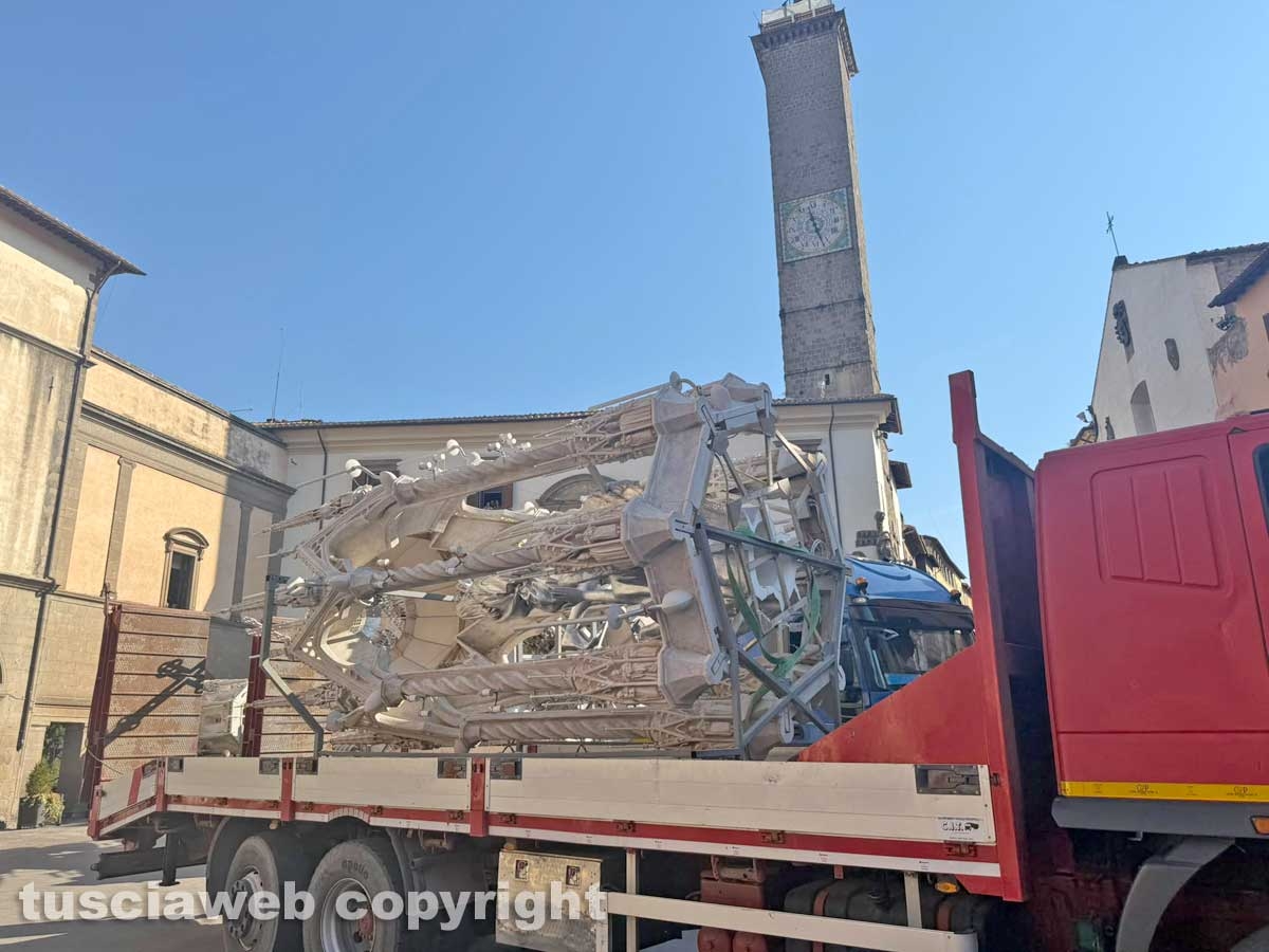 Macchina di Santa Rosa - Il trasporto dei pezzi per il montaggio di Dies Natalis