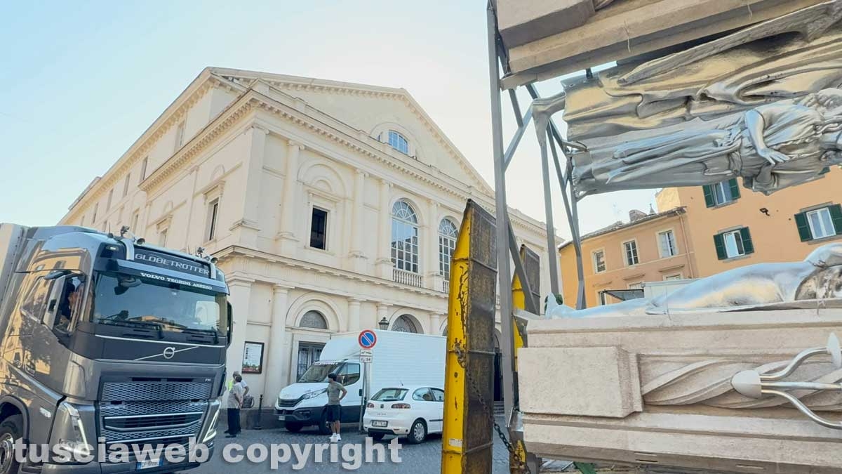 Macchina di Santa Rosa - Il trasporto dei pezzi per il montaggio di Dies Natalis