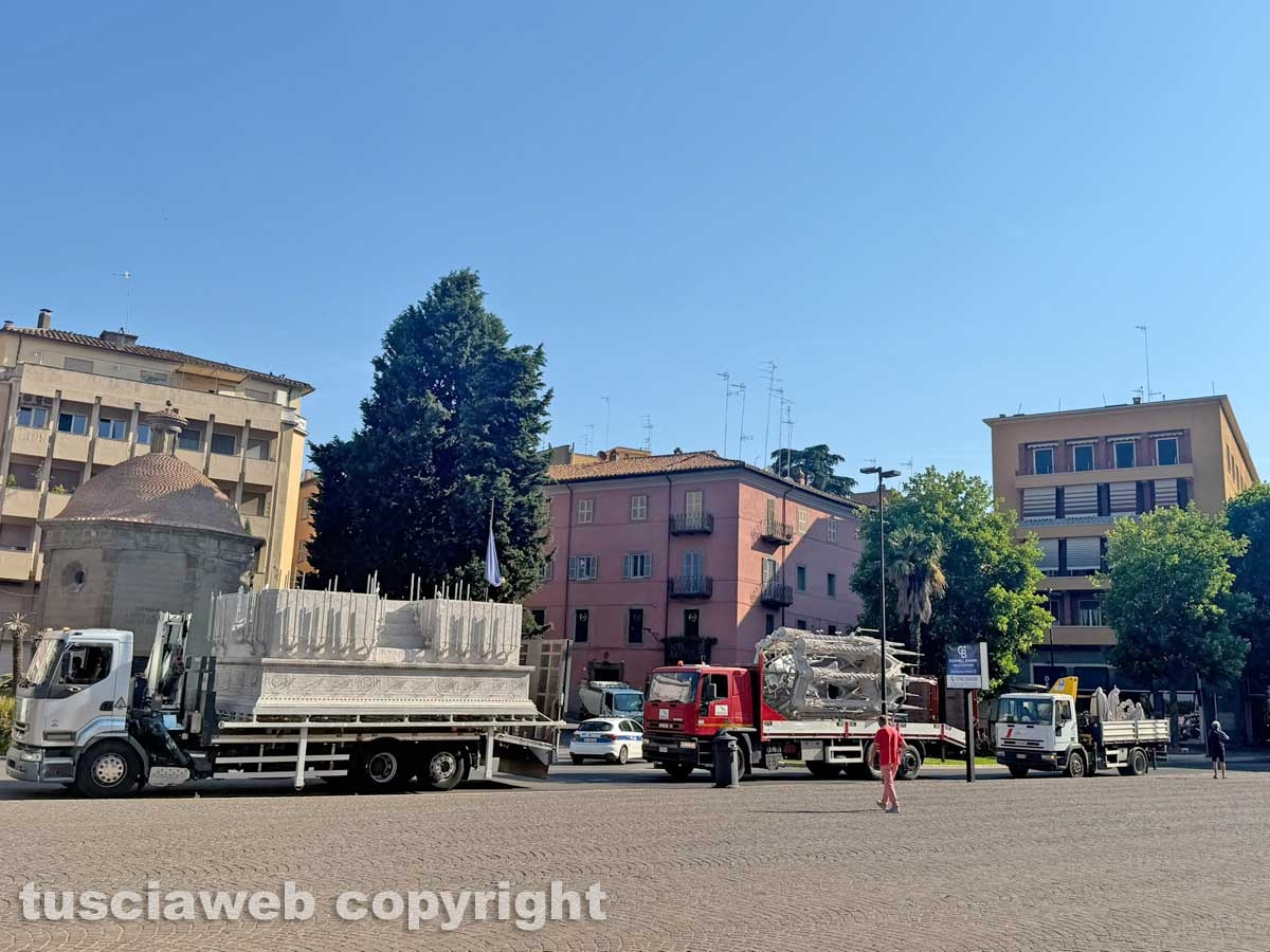 Macchina di Santa Rosa - Il trasporto dei pezzi per il montaggio di Dies Natalis