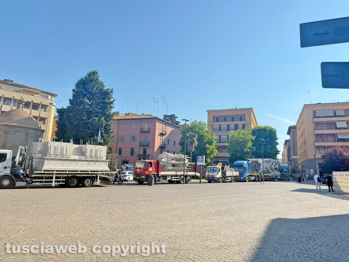Macchina di Santa Rosa - Il trasporto dei pezzi per il montaggio di Dies Natalis