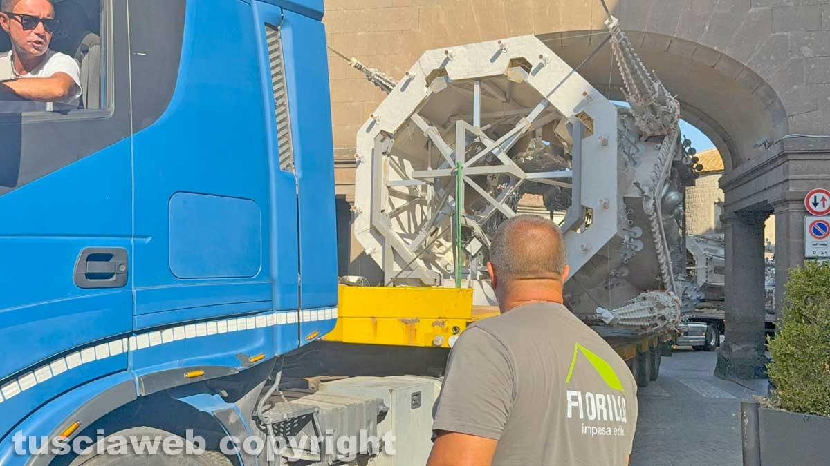 Macchina di Santa Rosa - Il trasporto dei pezzi per il montaggio di Dies Natalis