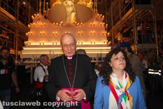 Santa Rosa - Trasporto 2022 - Gloria - Il vescovo Lino Fumagalli con la sindaca Chiara Frontini