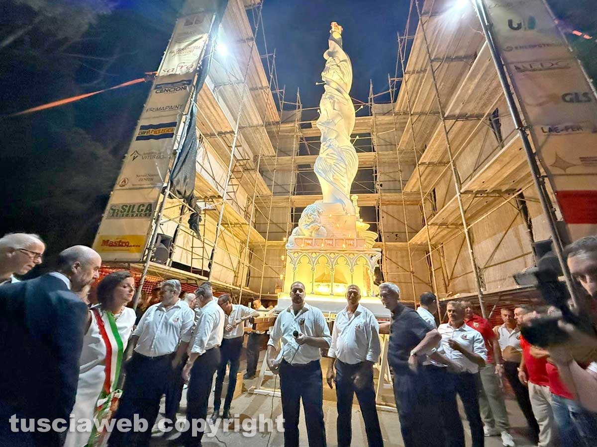 Santa Rosa - Il trasporto della minimacchina del Pilastro Armonia celeste