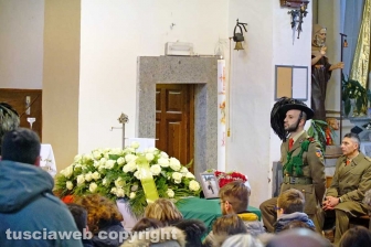 Il tricolore sul feretro di Mauro Marsiglioni