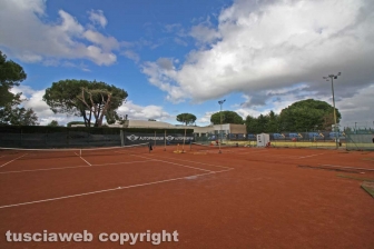 Maltempo - Viterbo - I campi da tennis danneggiati dalle raffiche di vento