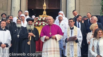 Santa Rosa - La processione col cuore della patrona - Il vescovo Lino Fumagalli